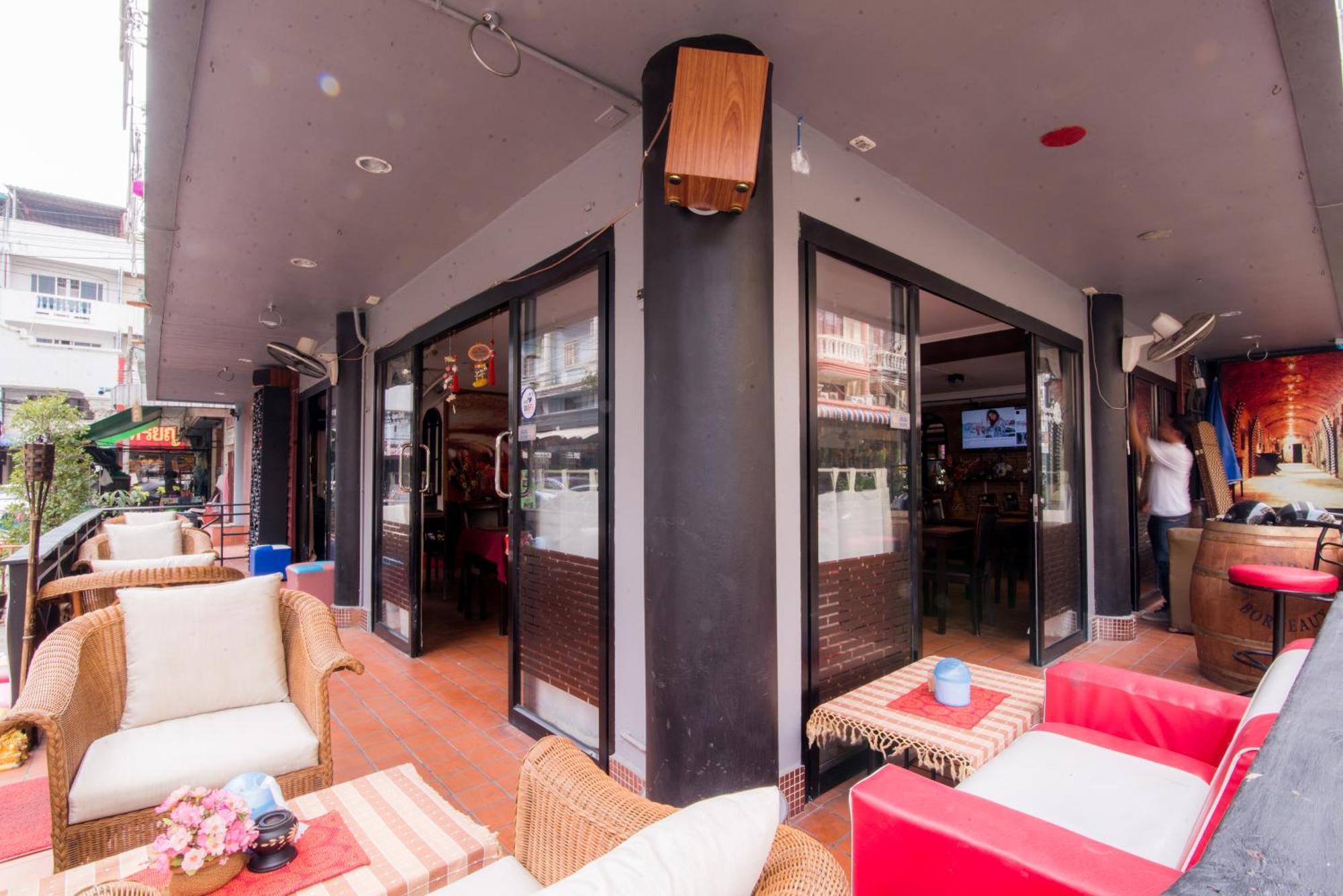 De Apartment Pattaya Extérieur photo